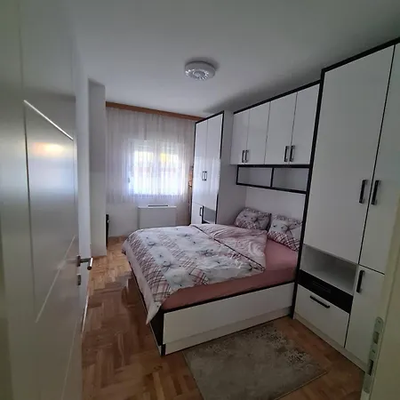 Plavi Safir Stan * 비옐리나