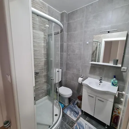 Plavi Safir Stan 아파트