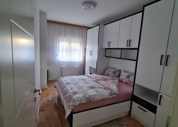 Plavi Safir Stan * 비옐리나